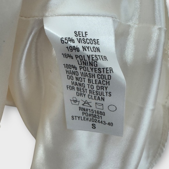 Storia 3-D Tiny Daisy Floral Baby Doll Mini Dress Small Puff Sleeve Romantic - Picture 8 of 10